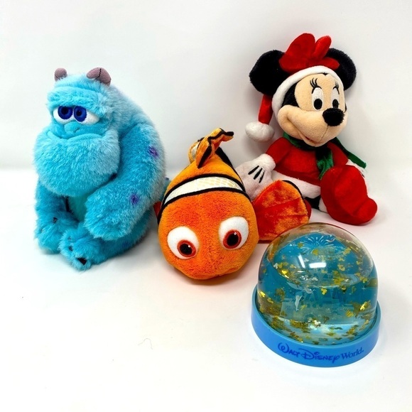 Bundle of Disney Plushies & Globe - Picture 1 of 6